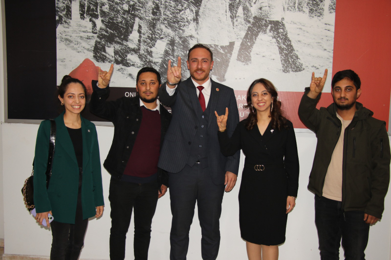 İYİ Parti'de İstifa Depremi | "Kadınlara ve Ülkücülere Siyaset Hakkı Tanınmıyor" Deyip MHP'ye Geçtiler!