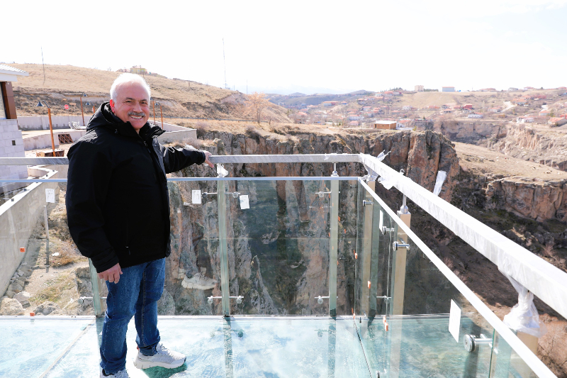 Vali Kumbuzoğlu, Aksaray'ı Karış Karış Gezip İncelemelerde Bulunuyor