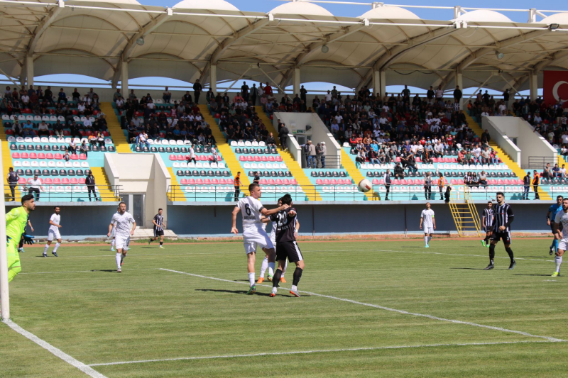 İLK YARIDA DENGELER BOZULMADI