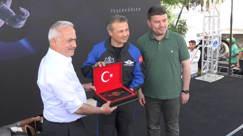 İLK TÜRK ASTRONOT ALPER GEZERAVCI, AKSARAYLILARLA BULUŞTU