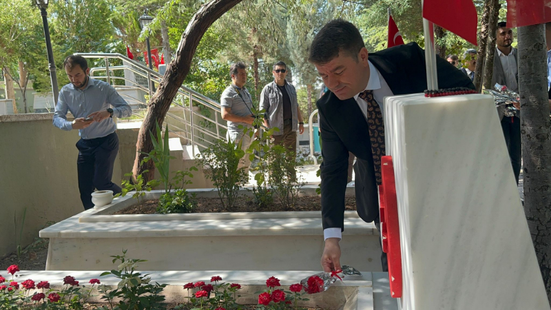 15 TEMMUZ'DA DARBEYE DİRENEN ŞEHİTLER UNUTULMADI