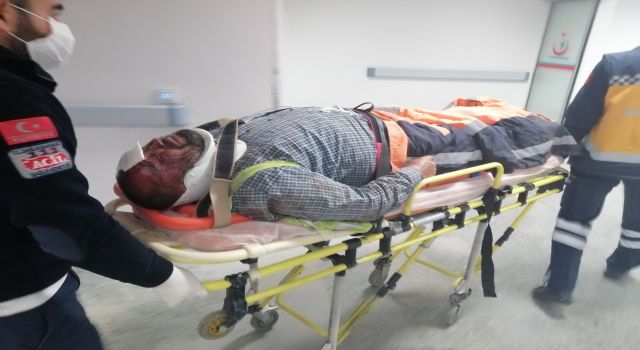İşçileri Taşıyan Minibüs Devrildi: 14 Yaralı