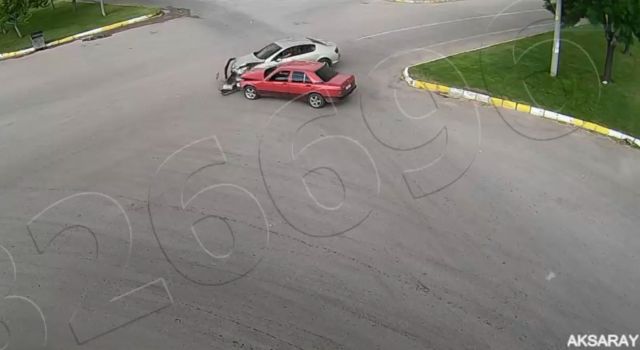 Mobese Kameralarına Yansıyan Trafik Kazaları