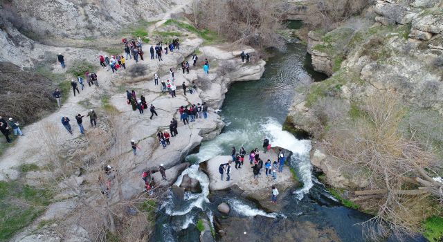 Turistler Ihlara Vadisi'ni Görmeden Geçmedi