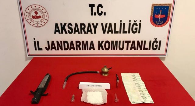 Jandarma Zehir Tacirlerine Geçit Vermiyor