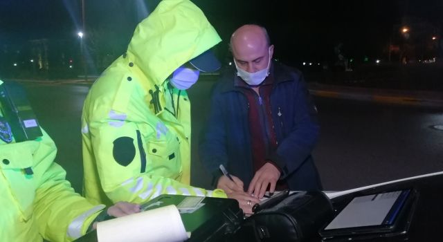 Sokağa Çıkma Yasağından Muaf Olan Alkollü Sürücü Ehliyeti Kaptırdı