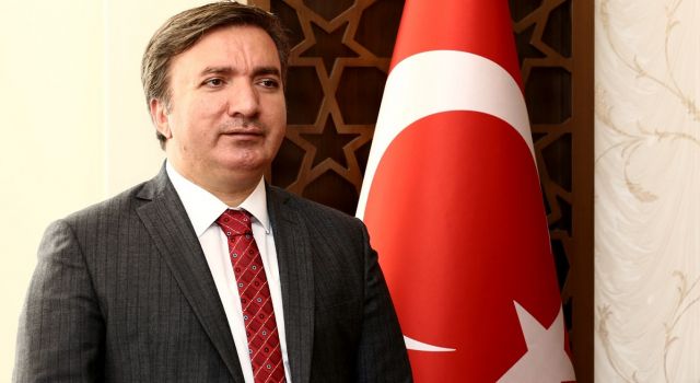 “Ülkesini seven gençlerden beklentimiz büyük”