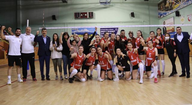 AKSARAY 1989 S.K KADIN VOLEYBOL TAKIMI LİG’E GALİBİYETLE BAŞLADI