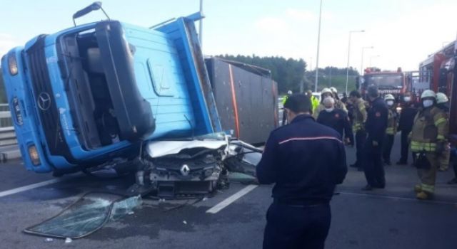 Kuzey Marmara Otoyolu'ndaki Feci Kazada 1 Kişi Hayatını Kaybetti