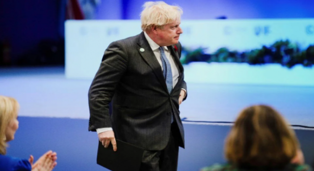 Boris Johnson Kiralık Takım Elbise Giydi