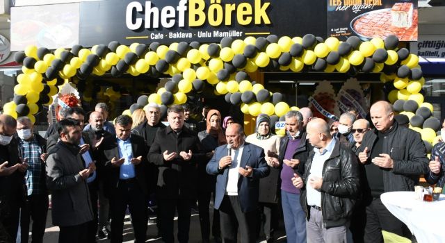 Chef Börek Dualarla Açıldı