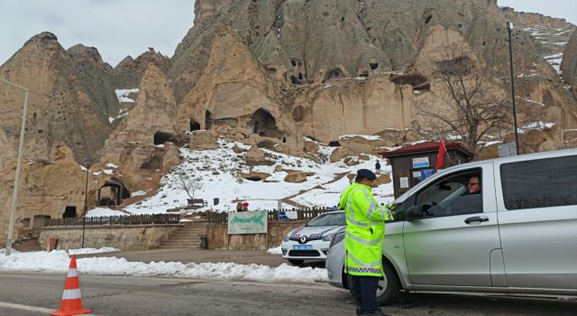 Denetimde Sürücülere Emniyet Kemerinin Önemi Anlatıldı