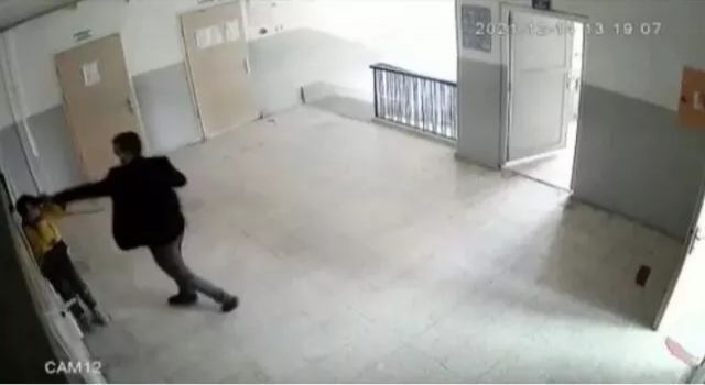 Öğrencisini Dövdüğü İçin Görevden Alınan Öğretmenin Yeni Görevi Belli Oldu