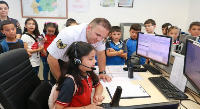 Çocuklar Kışlada Jandarmayı Tanıdı