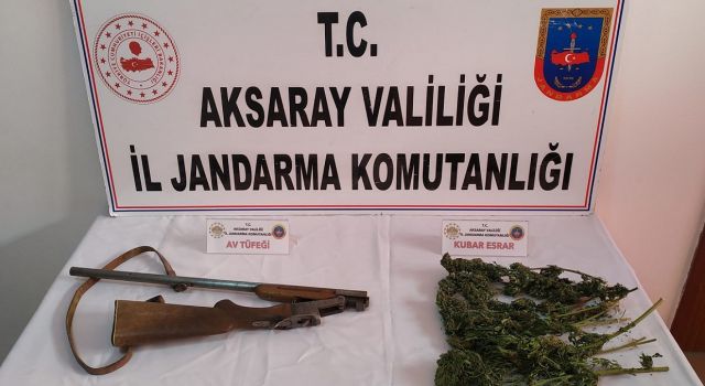 Jandarma Evinde Uyuşturucu Bulunan Şüpheliyi Gözaltına Aldı