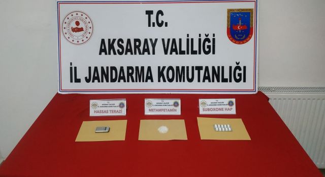 Jandarma 1'i Kadın 2 Zehir Tacirini Yakaladı