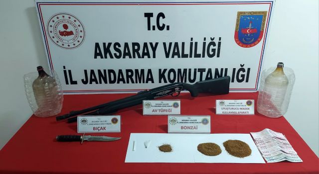 Jandarma'dan Arazide Uyuşturucu Alışverişine Suçüstü: 5 Gözaltı
