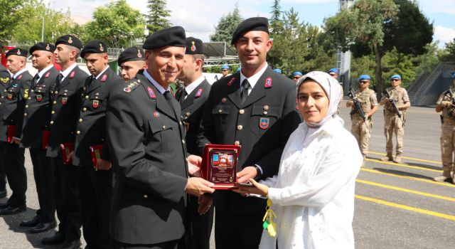 Yeni İle Ataması Çıkan Jandarma Personeline Plaketli Veda