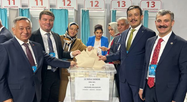 AK Parti Genel Başkanı Erdoğan, 75 Kişilik MYK Listesindeki 50 Kişinin İsmini Çizdi