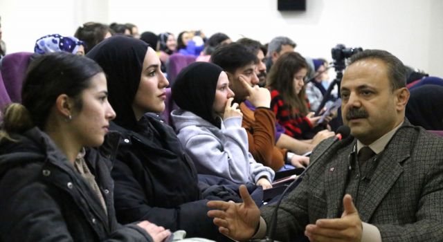 Rektör Arıbaş, Öğrencilerin Sorun ve Taleplerini Dinledi