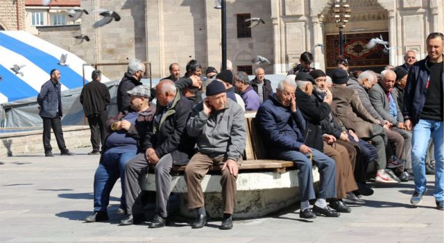 Bakan Işıkhan Tarihi Verdi! Emekliye Bayram İkramiyesi Ödemeleri Netleşti