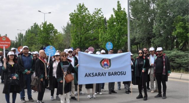 Avukatlar Büyük Savunma Mitinginde Bir Araya Geldi