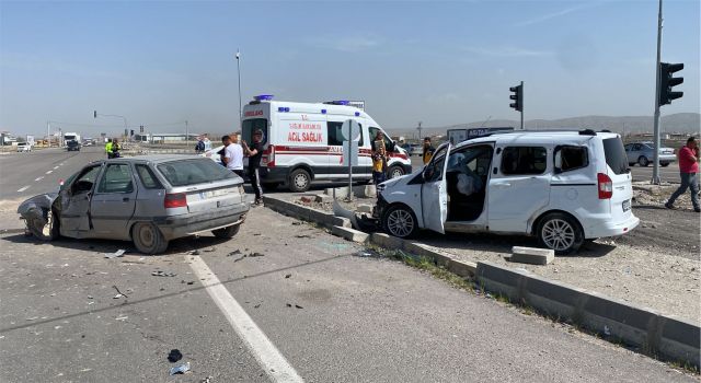 Kırmızı Işık İhlali Kazaya Davetiye Çıkardı: 1 Yaralı