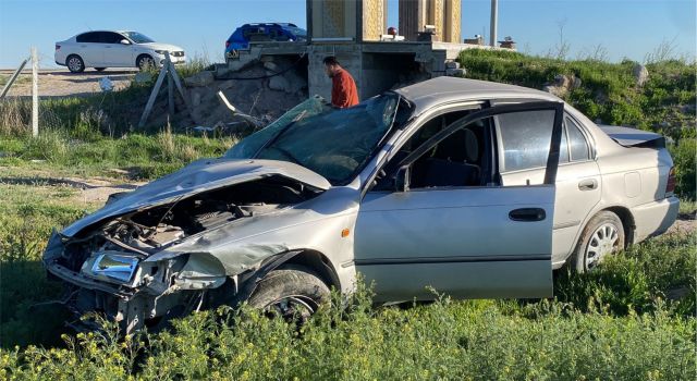 Takla Attığı Araçtan Burnu Kanamadan Çıktı