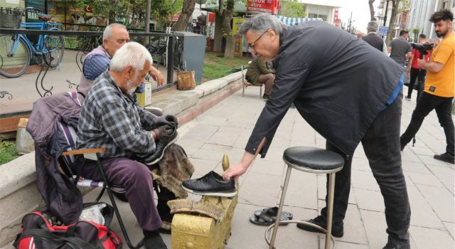 Kendi Bayramlarında Mesai Yaptılar