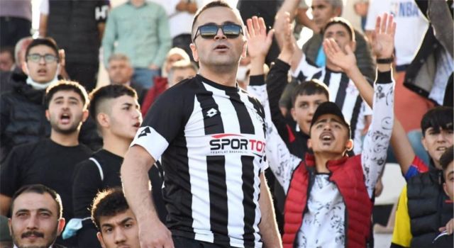 68 GENÇLİK ESKİ TRİBÜN LİDERİ AHMET KAYA, BIÇAKLANDI