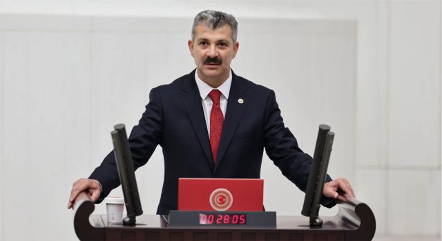 "Türk Milleti, Atatürk Gibi Büyük Kahramanlar Sayesinde Bu Günlere Gelmiştir”