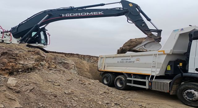 KIŞ HASARINA KARŞI YOL BAKIM ÇALIŞMALARI ARALIKSIZ SÜRÜYOR