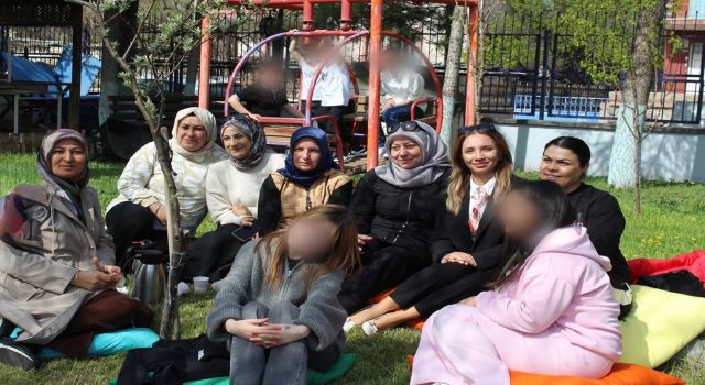 Aile ve Sosyal Hizmetler Müdürlüğü 23 Nisan'ı çocuklarla kutladı