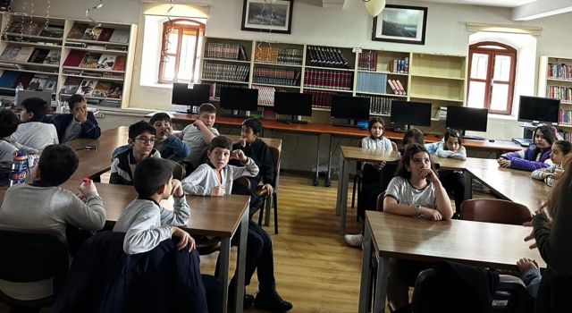 Halk Kütüphanesi minik misafirlerini ağırladı