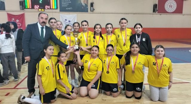 Küçükler Hentbol Turnuvasında kazananlar belli oldu