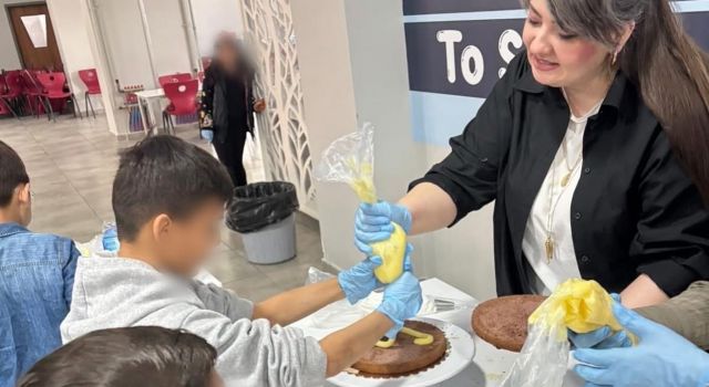 Minik pastacılar mutfakta hünerlerini sergiledi