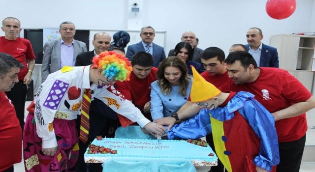 “OTİZM BİR EKSİKLİK DEĞİL, FARKLILIKTIR”