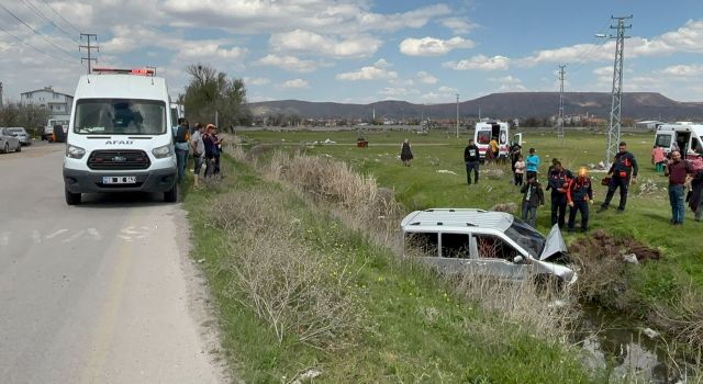 Otomobil sulama kanalına düştü: 3 yaralı