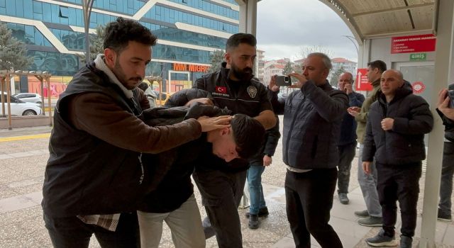 SEVGİLİSİNİN OĞLU BIÇAKLAMIŞTI! YAŞAM MÜCADELESİNİ KAYBETTİ
