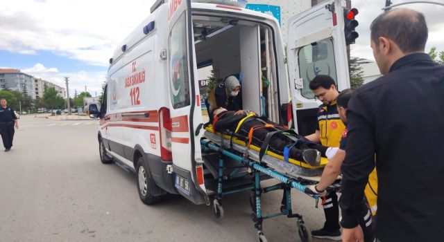 Aşık Molla kavşağında çarpışma: 1 yaralı