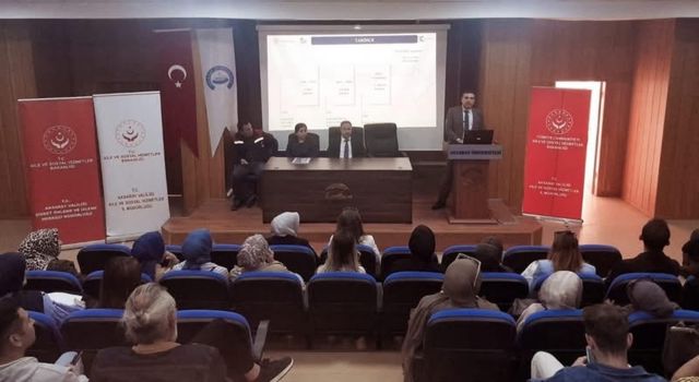ASÜ'lülere girişimcilik fırsatları anlatıldı