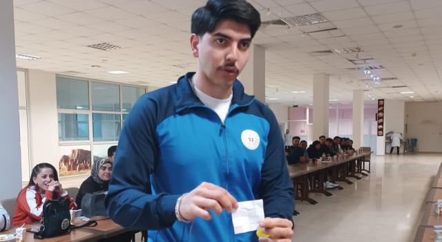 Bölgenin en iyi masa tenisçileri Aksaray'da kozlarını paylaşıyor