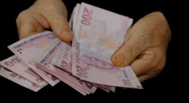 Emekli maaşı ve ikramiye takvimi belli oldu  