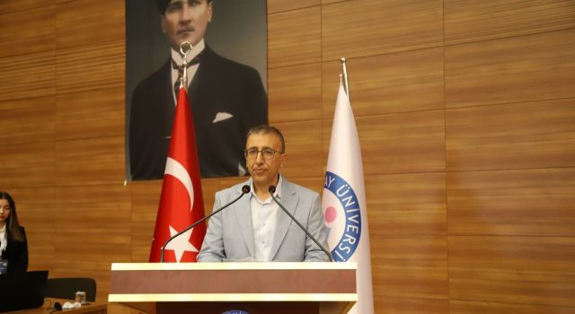 Mühendislik Zirvesi’nde akademi ve iş dünyası buluştu