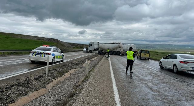 Nevşehir yolunda tır kazası! Trafik felç oldu