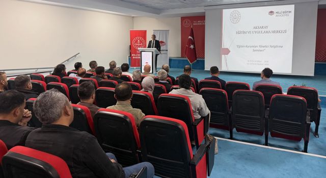 Okul yöneticileri hizmet içi eğitimde buluştu