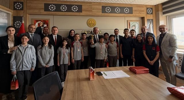 Ortaokullar arası bilgi yarışmasında ödüller sahiplerini buldu