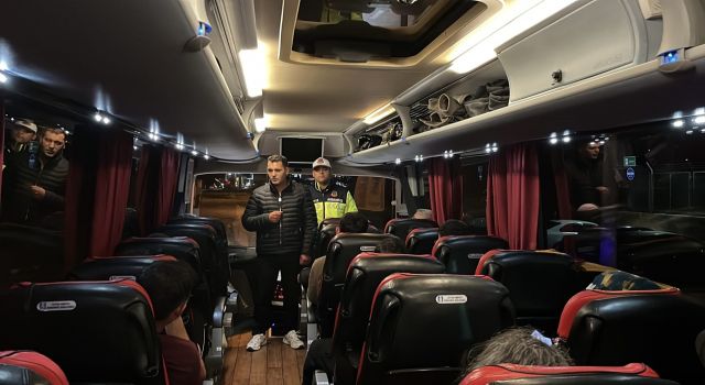 Yolcu otobüslerine yolcu kılığında jandarma denetimi