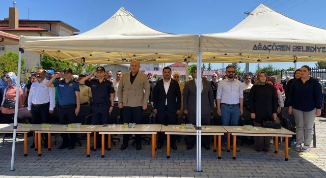 Ağaçören'de sahne miniklerin, eğlence çocukların