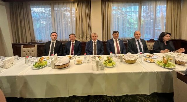 Aksaray Barosu’ndan tayini çıkan hâkim ve savcılara veda yemeği
